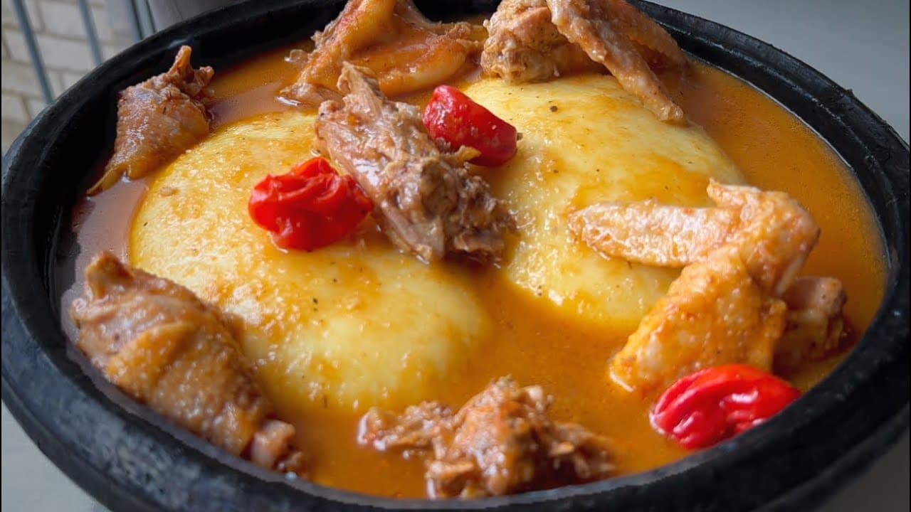 Foutou + Sauce (Poulet local)